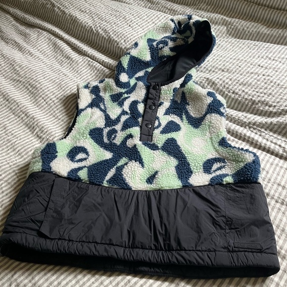 Bad Birdie Jackets & Blazers - Bad Birdie womens size small Fleece Hoodie Vest